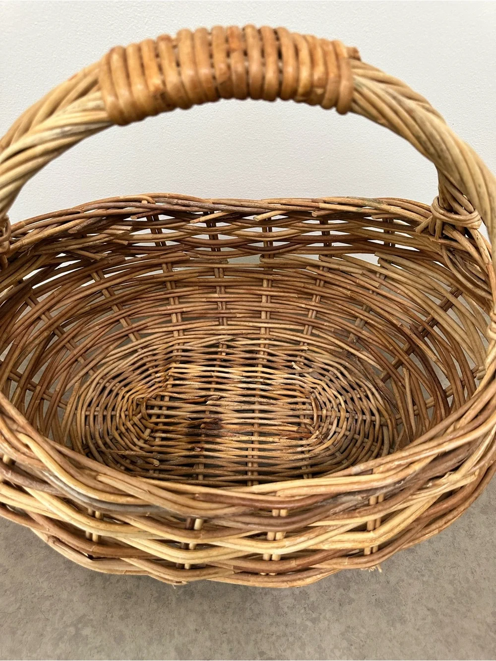 Vintage Rustic French Style Hand Woven Wicker Basket Harvest Gathering Handle
